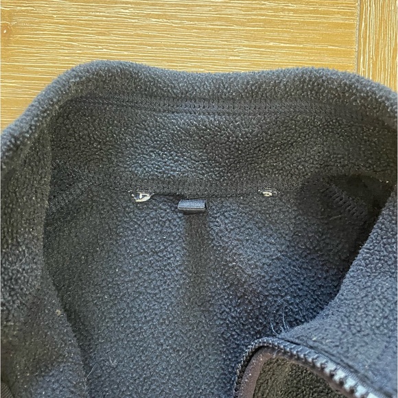 GUC Vineyard Vines Fleece Vest (missing tag) - Picture 3 of 6